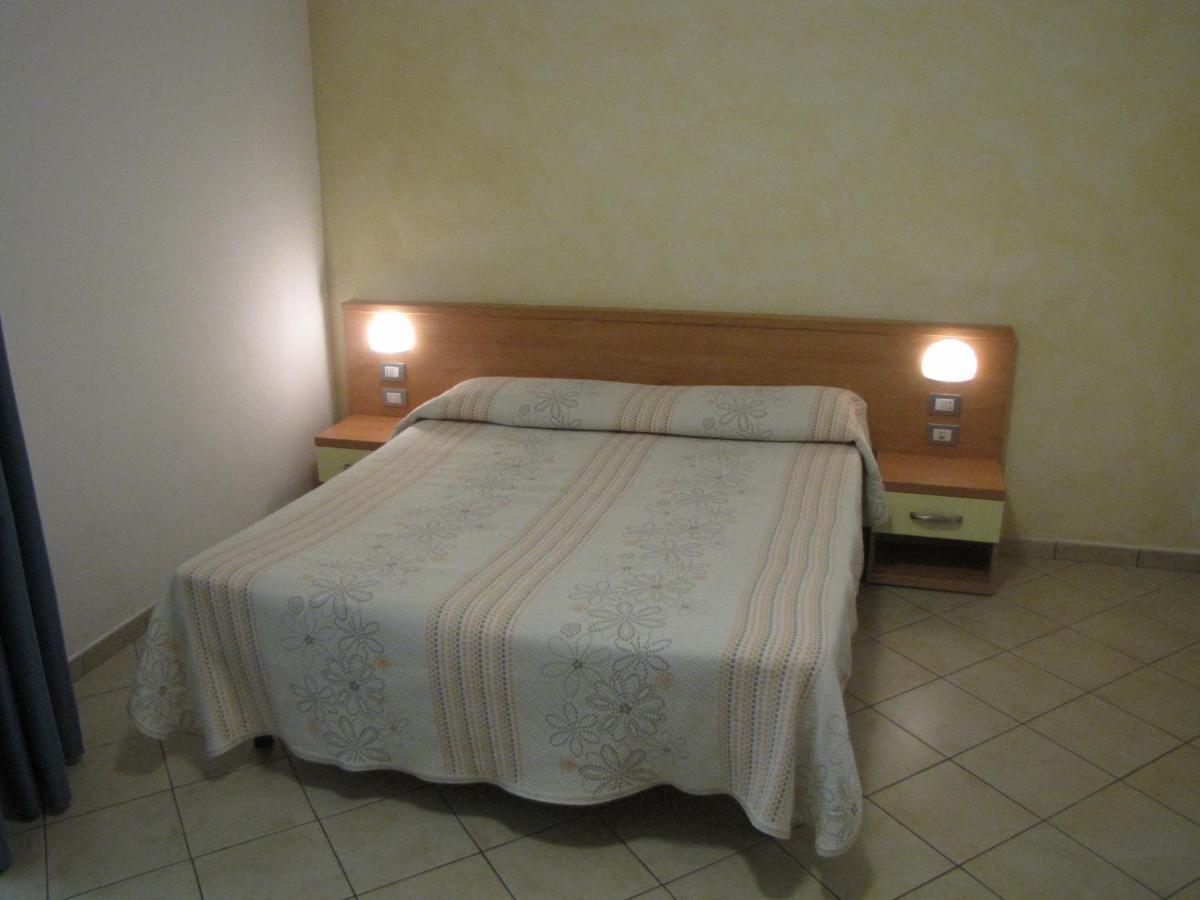 Residence Rosemary Бренцоне сул Гарда Екстериор снимка