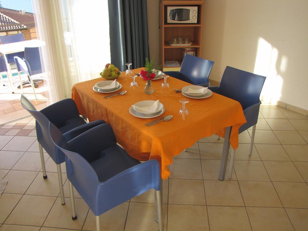 Residence Rosemary Бренцоне сул Гарда Екстериор снимка